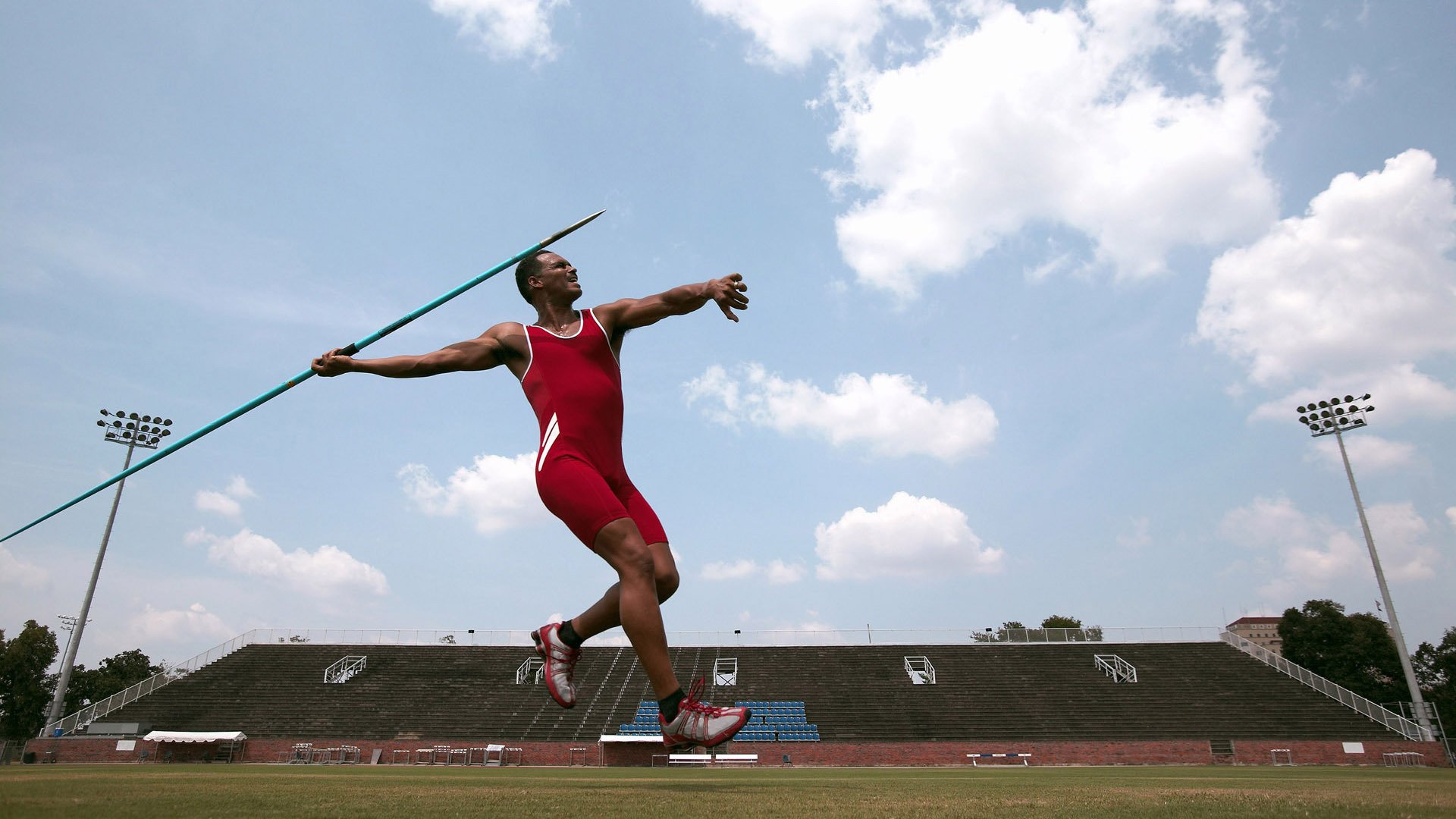 开云体育在线下载-田径世锦赛志愿者服务体系优化，田径运动会志愿者